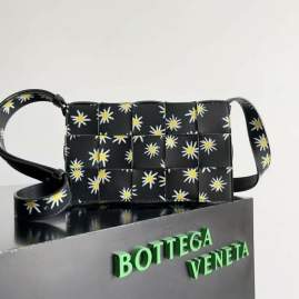 Picture of Bottega Veneta Handbags _SKUfw184065822fw